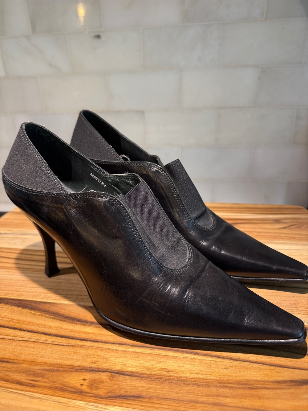 Donald J. Pliner Black Pointed Leather Slip-On Heels SZ 10